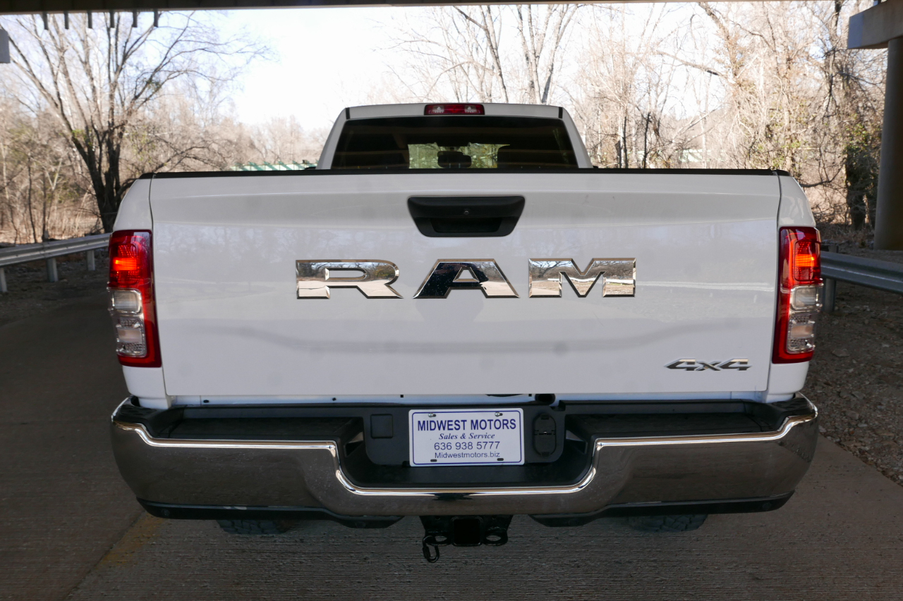 RAM 2500 Tradesman 4x4 Crew Cab 8' Box 2023