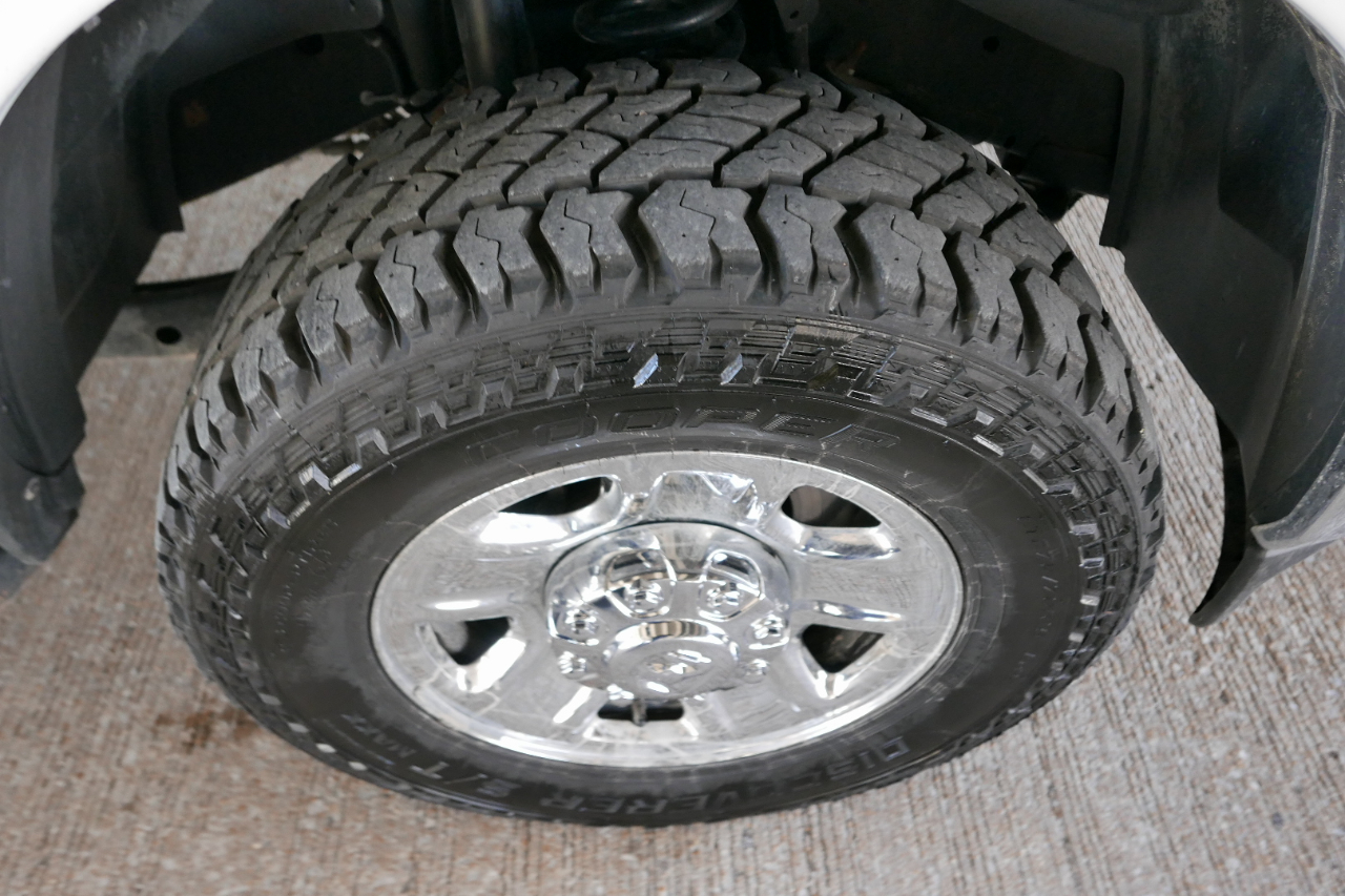 RAM 2500 Tradesman 4x4 Crew Cab 8' Box 2023