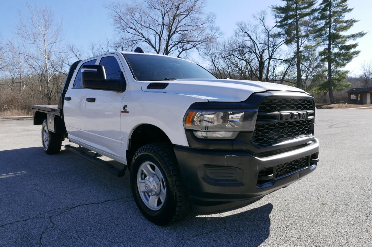 RAM 2500 Tradesman 4x4 Crew Cab 8' Box 2023