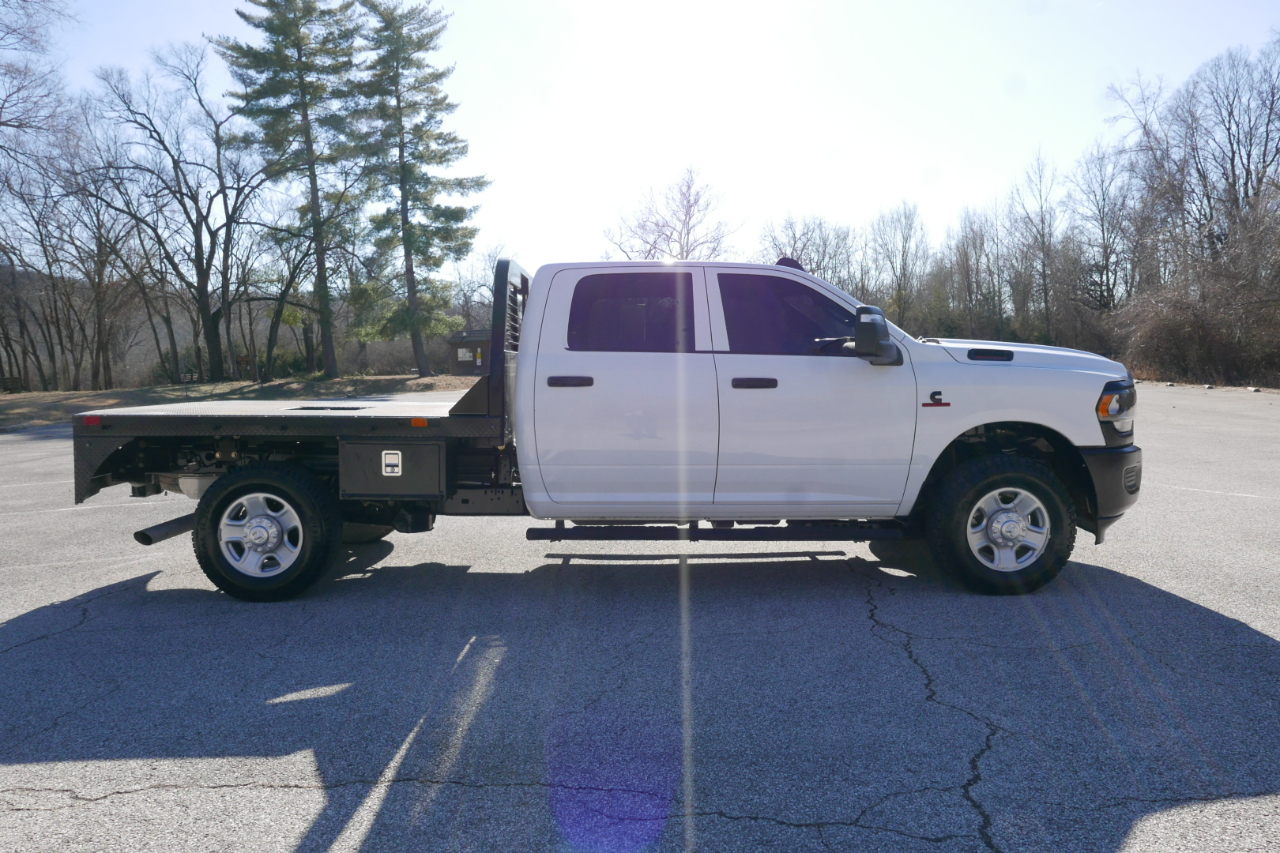 RAM 2500 Tradesman 4x4 Crew Cab 8' Box 2023