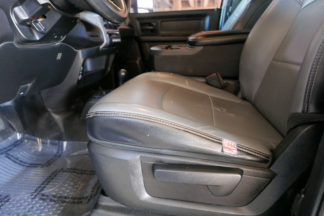 RAM 2500 Tradesman 4x4 Crew Cab 8' Box 2023