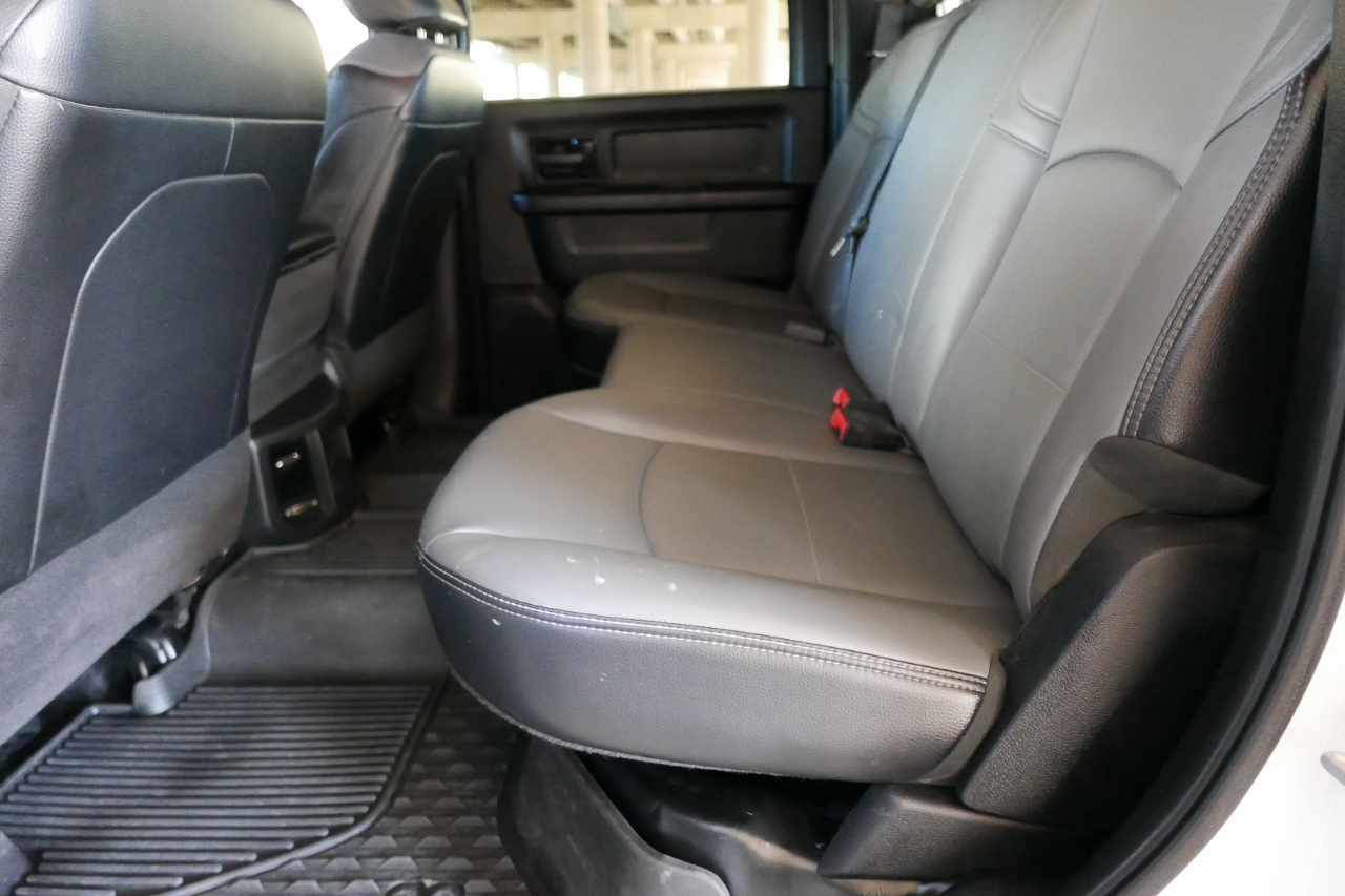 RAM 2500 Tradesman 4x4 Crew Cab 8' Box 2023