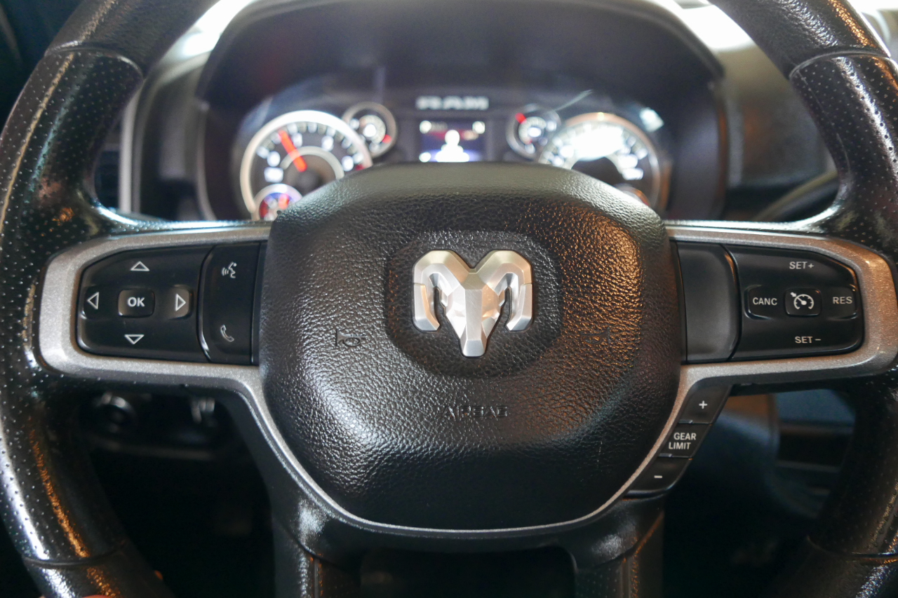 RAM 2500 Tradesman 4x4 Crew Cab 8' Box 2023