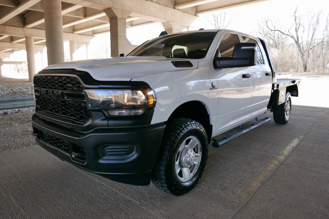 RAM 2500 Tradesman 4x4 Crew Cab 8' Box 2023