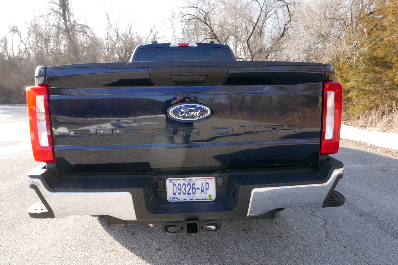 Ford Super Duty F-250 SRW XLT 4WD Crew Cab 8' Box 2024