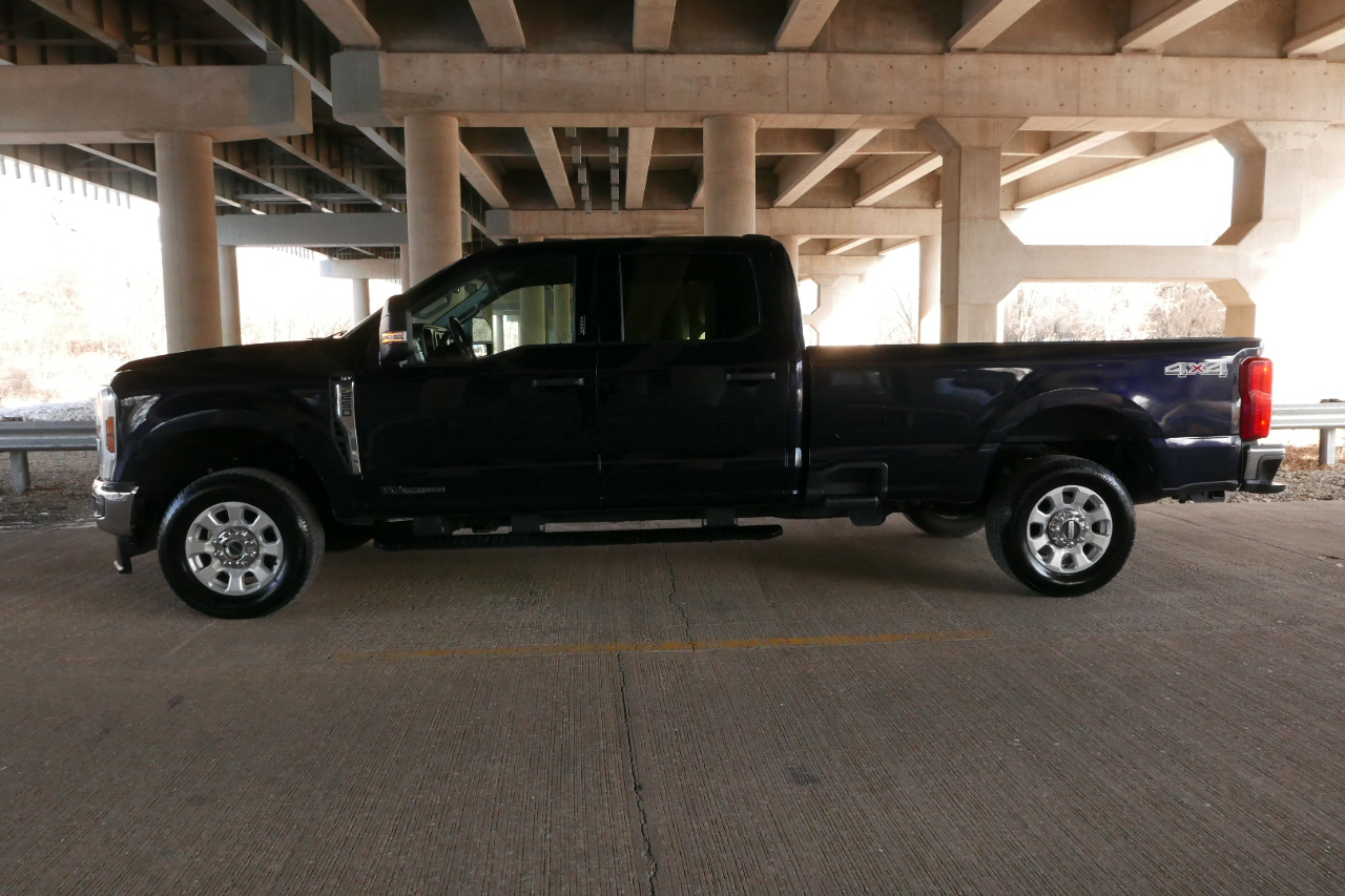 Ford Super Duty F-250 SRW XLT 4WD Crew Cab 8' Box 2024