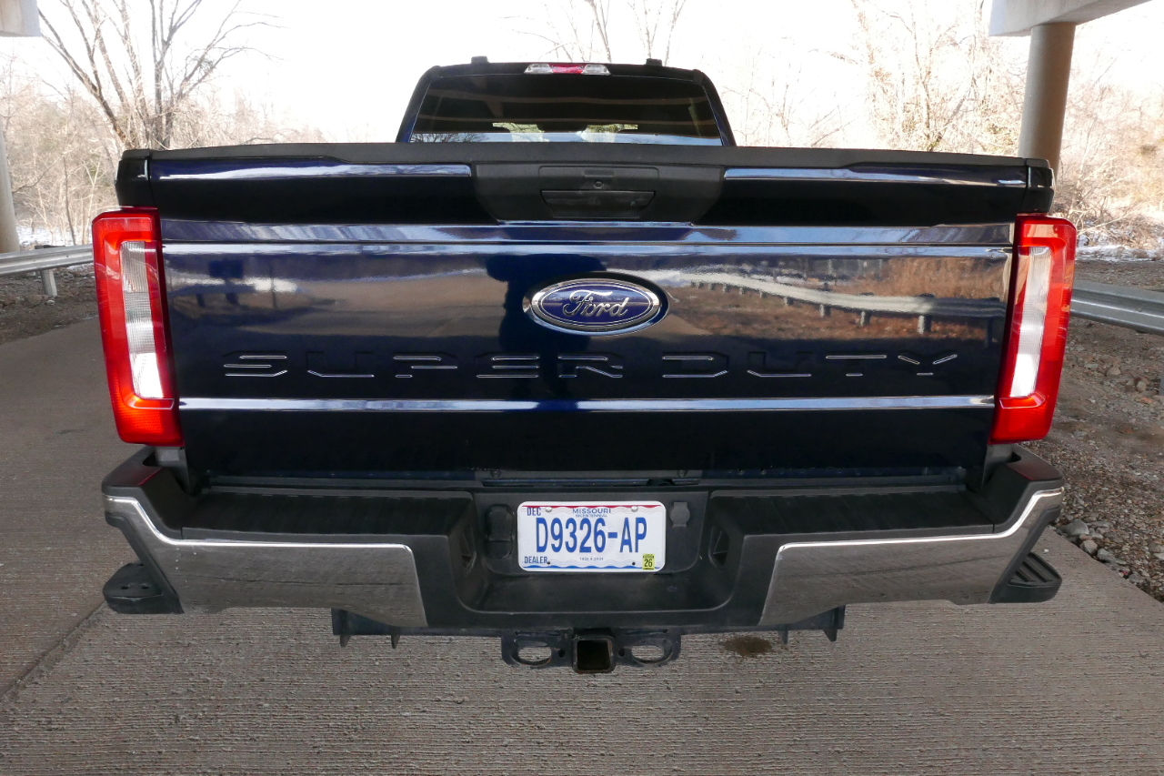 Ford Super Duty F-250 SRW XLT 4WD Crew Cab 8' Box 2024