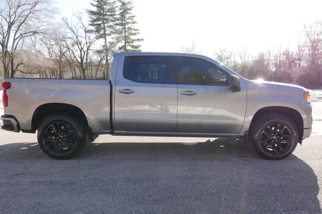 Chevrolet Silverado 1500 4WD Crew Cab 147" RST 2024