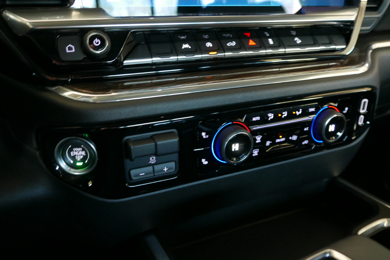 Chevrolet Silverado 1500 4WD Crew Cab 147" RST 2024