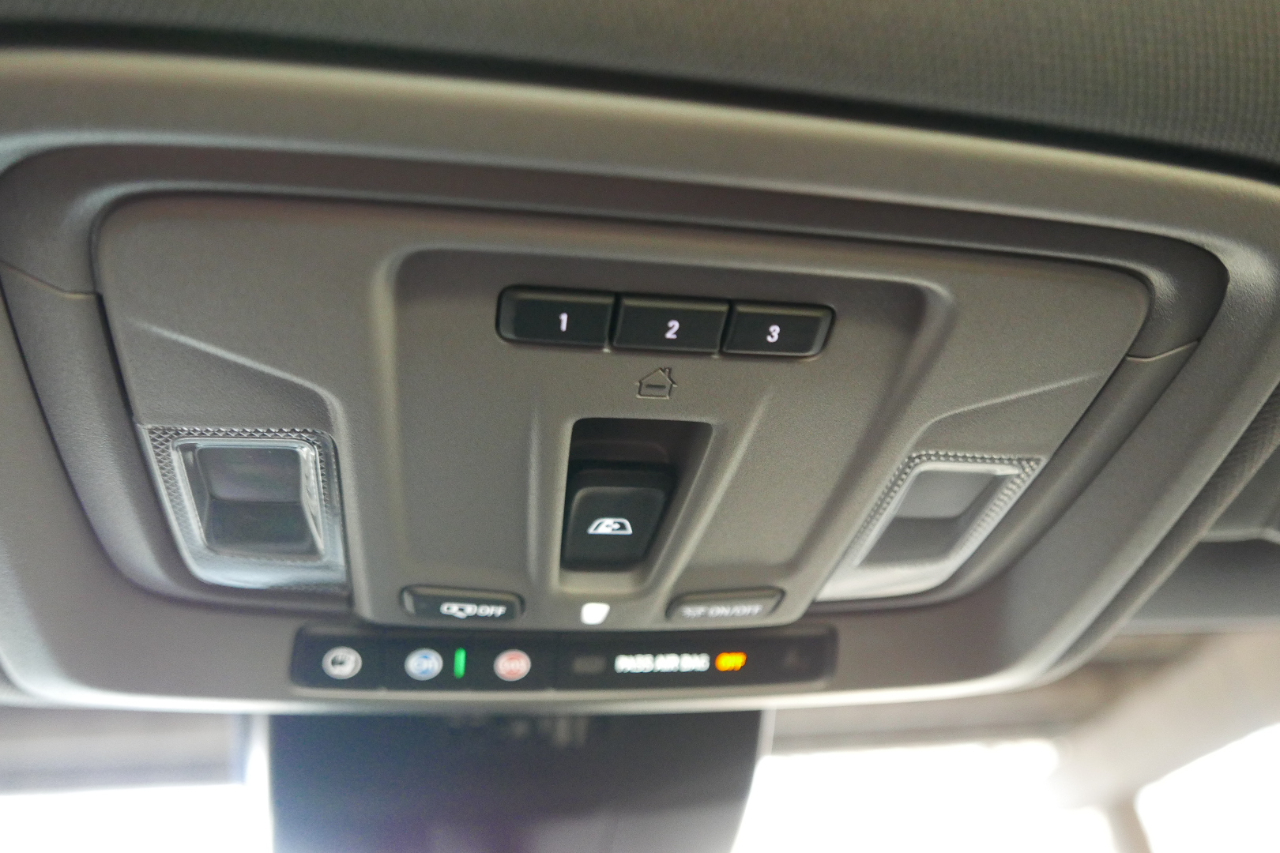 Chevrolet Silverado 1500 4WD Crew Cab 147" RST 2024