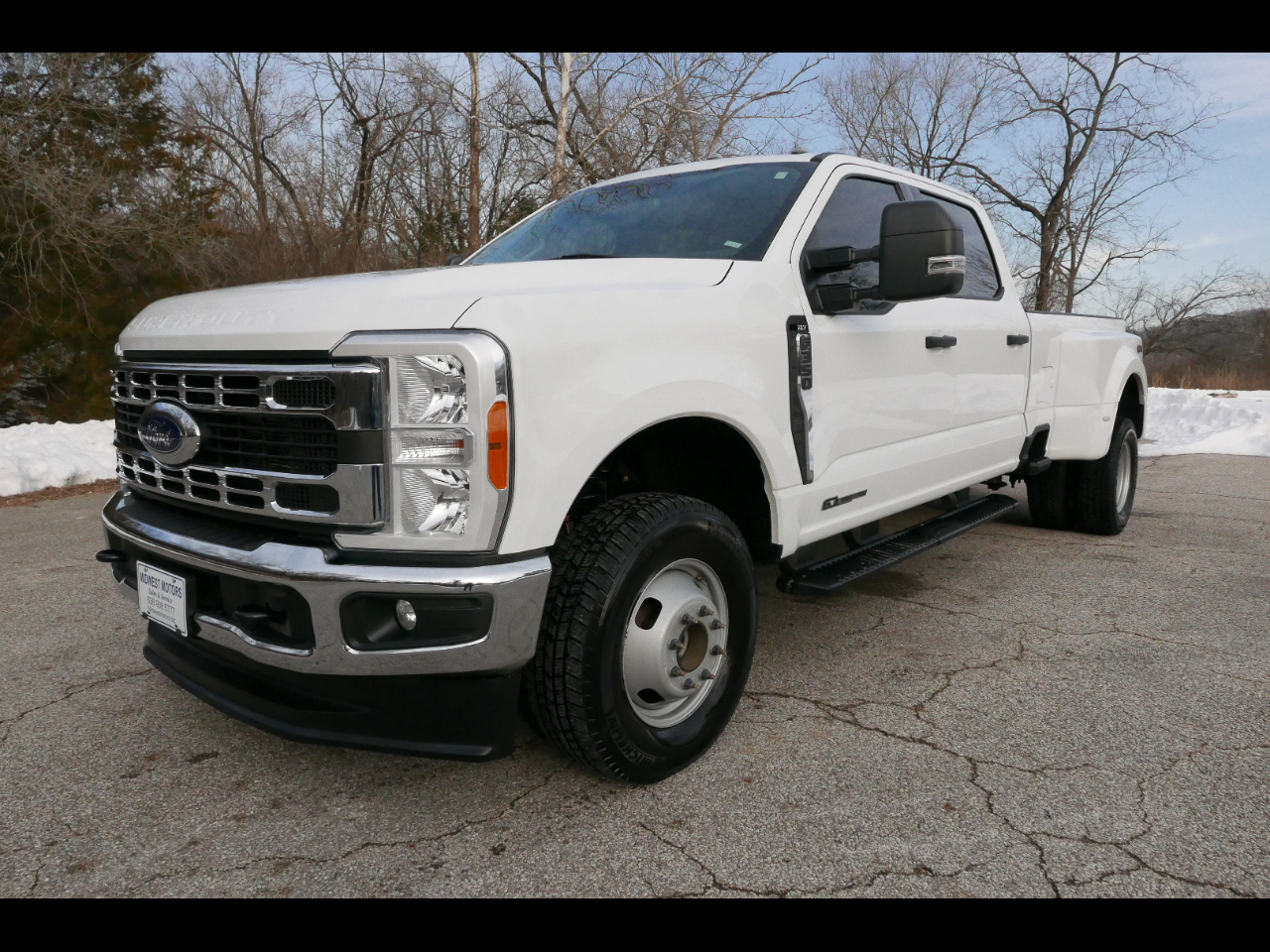 2023 Ford Super Duty F-350 DRW XLT 4WD Crew Cab 8' Box