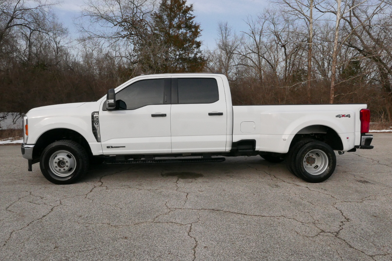 Ford Super Duty F-350 DRW XLT 4WD Crew Cab 8' Box 2023