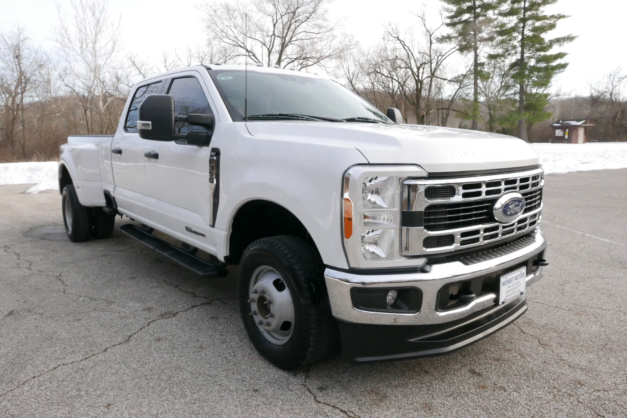 Ford Super Duty F-350 DRW XLT 4WD Crew Cab 8' Box 2023