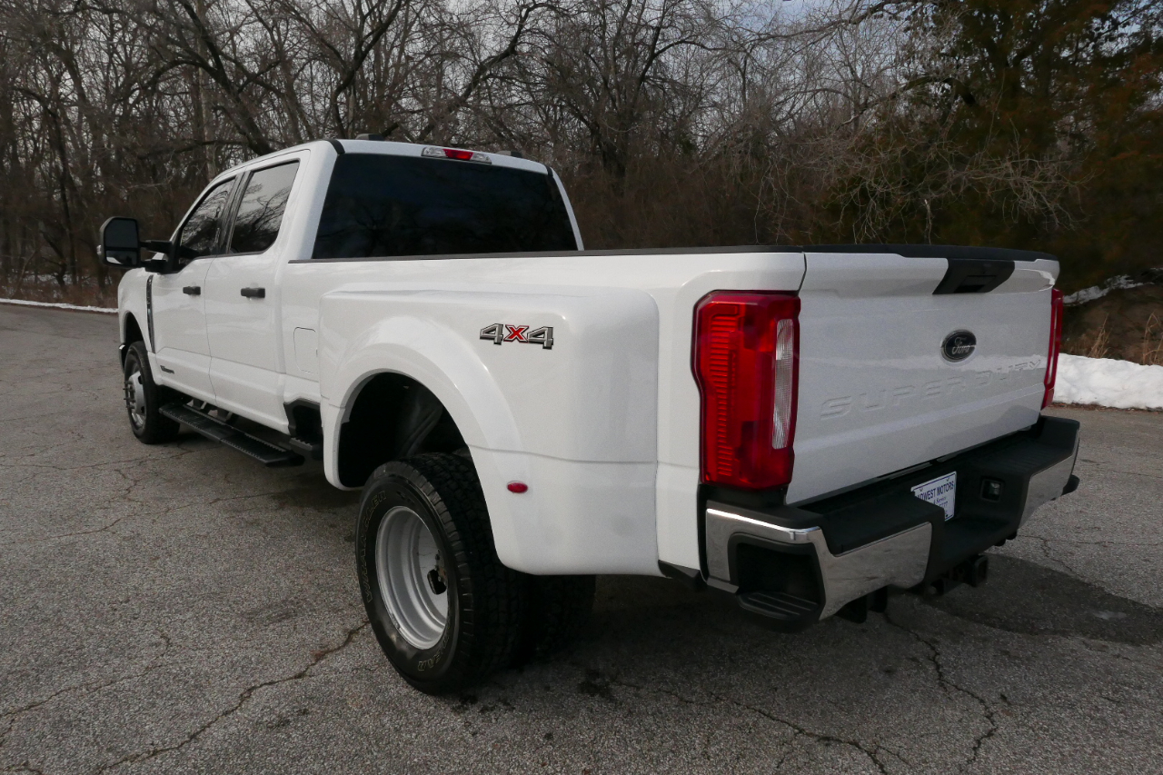Ford Super Duty F-350 DRW XLT 4WD Crew Cab 8' Box 2023