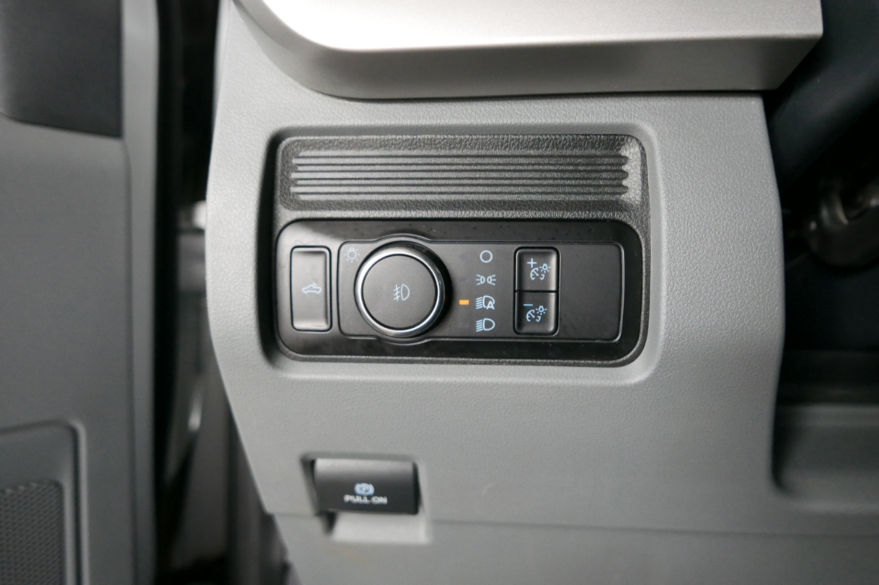 Ford Super Duty F-350 DRW XLT 4WD Crew Cab 8' Box 2023