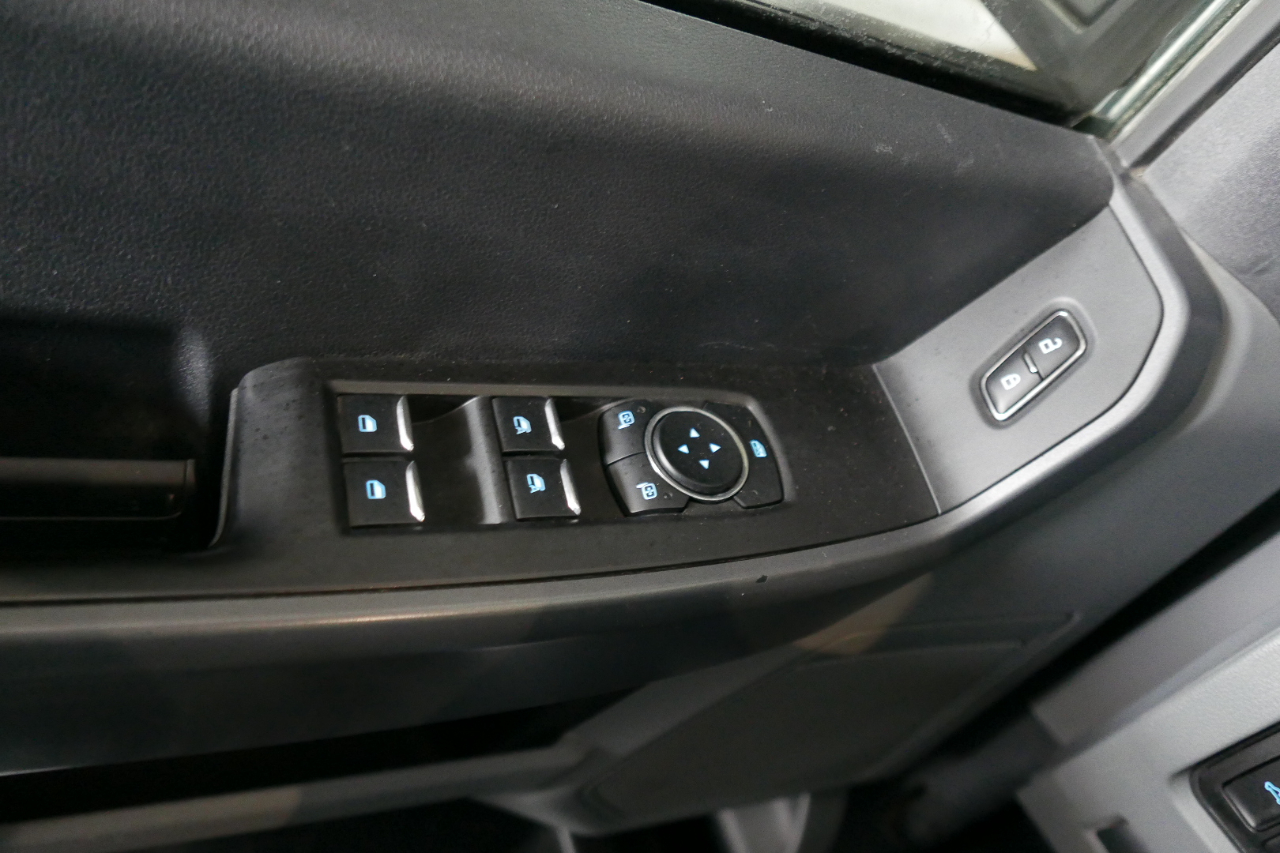 Ford Super Duty F-350 DRW XLT 4WD Crew Cab 8' Box 2023