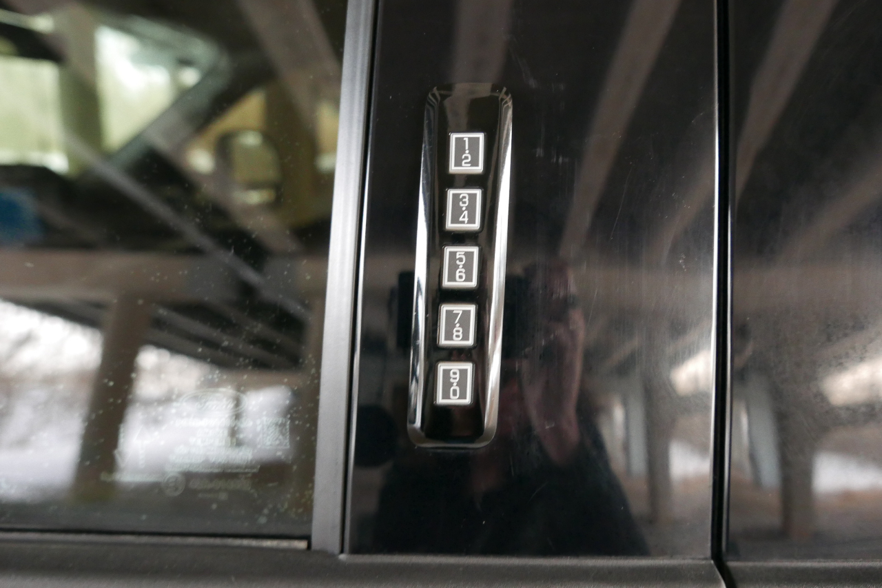 Ford Super Duty F-350 DRW XLT 4WD Crew Cab 8' Box 2023