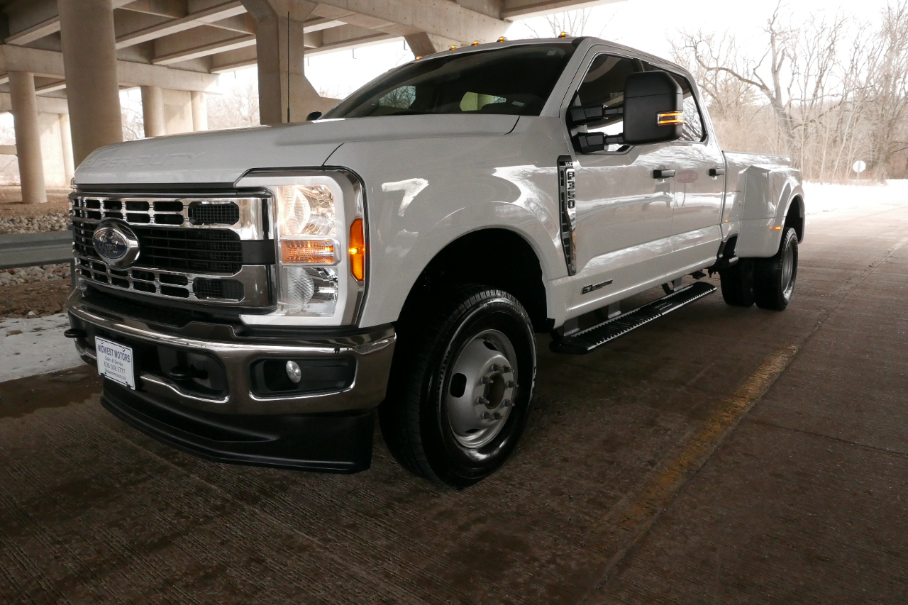 Ford Super Duty F-350 DRW XLT 4WD Crew Cab 8' Box 2023