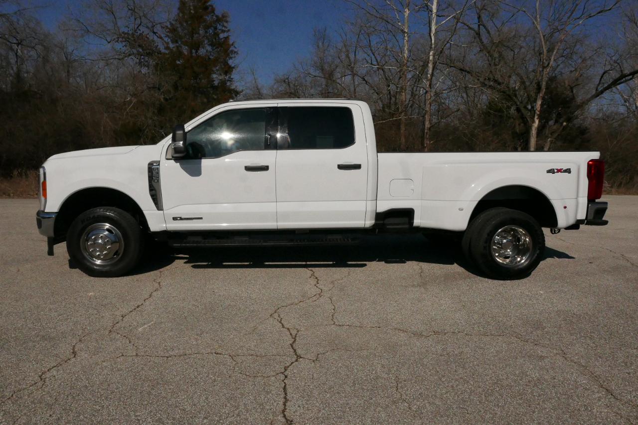 Ford Super Duty F-350 DRW XLT 4WD Crew Cab 8' Box 2023