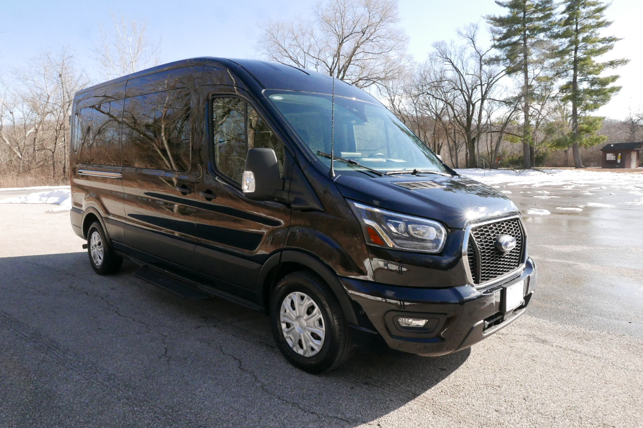 Ford Transit Passenger Wagon T-350 148" Med Roof XLT RWD 2023