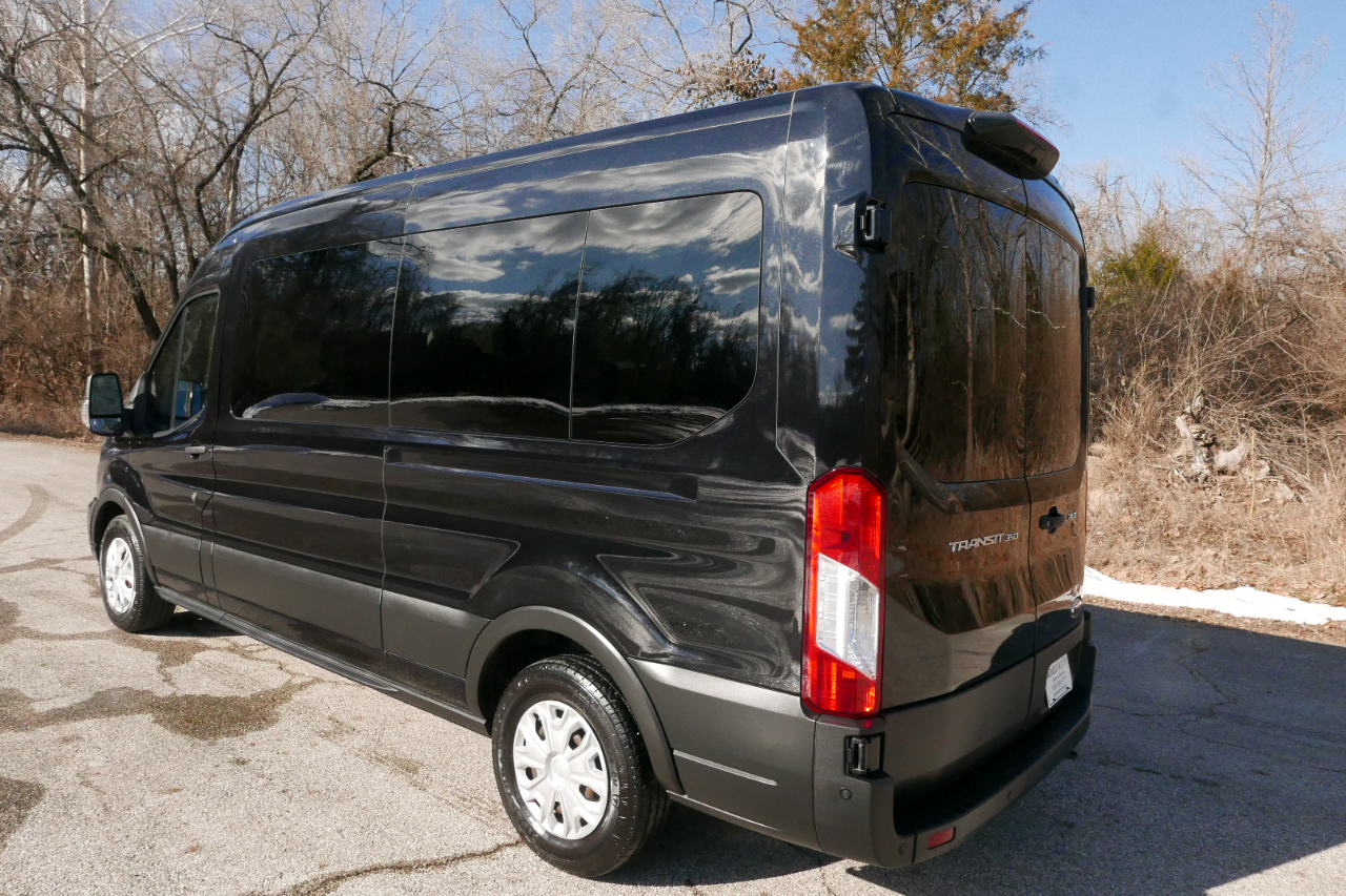 Ford Transit Passenger Wagon T-350 148" Med Roof XLT RWD 2023