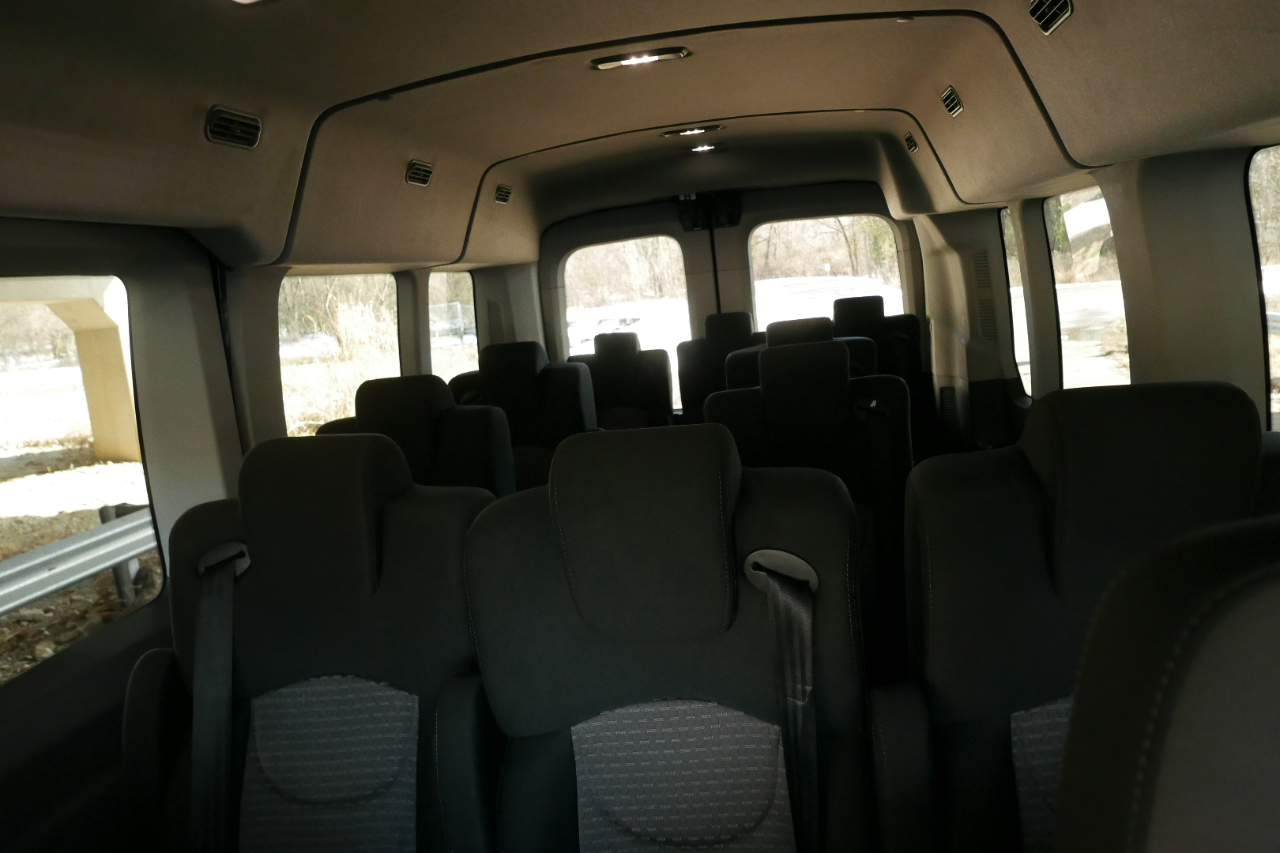 Ford Transit Passenger Wagon T-350 148" Med Roof XLT RWD 2023