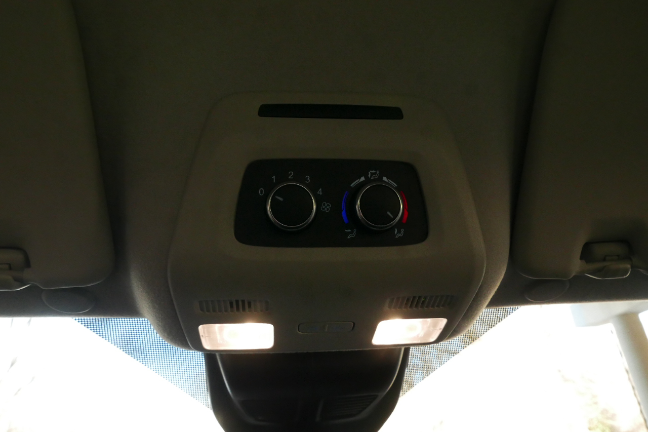 Ford Transit Passenger Wagon T-350 148" Med Roof XLT RWD 2023