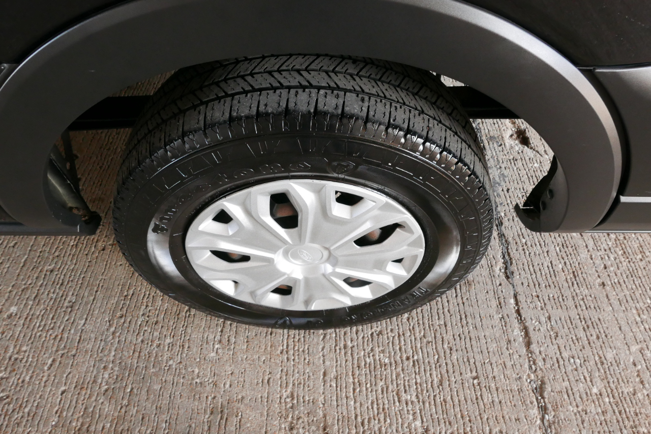 Ford Transit Passenger Wagon T-350 148" Med Roof XLT RWD 2023