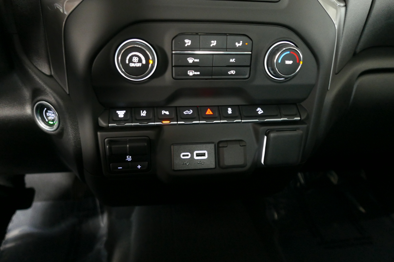 Chevrolet Silverado 2500HD 4WD Crew Cab 159" Custom 2024