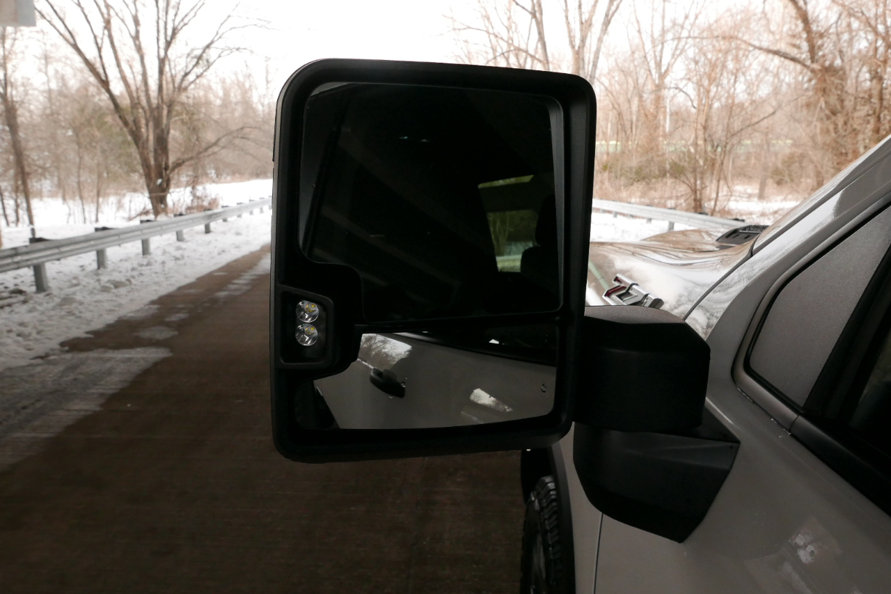 Chevrolet Silverado 2500HD 4WD Crew Cab 159" Custom 2024