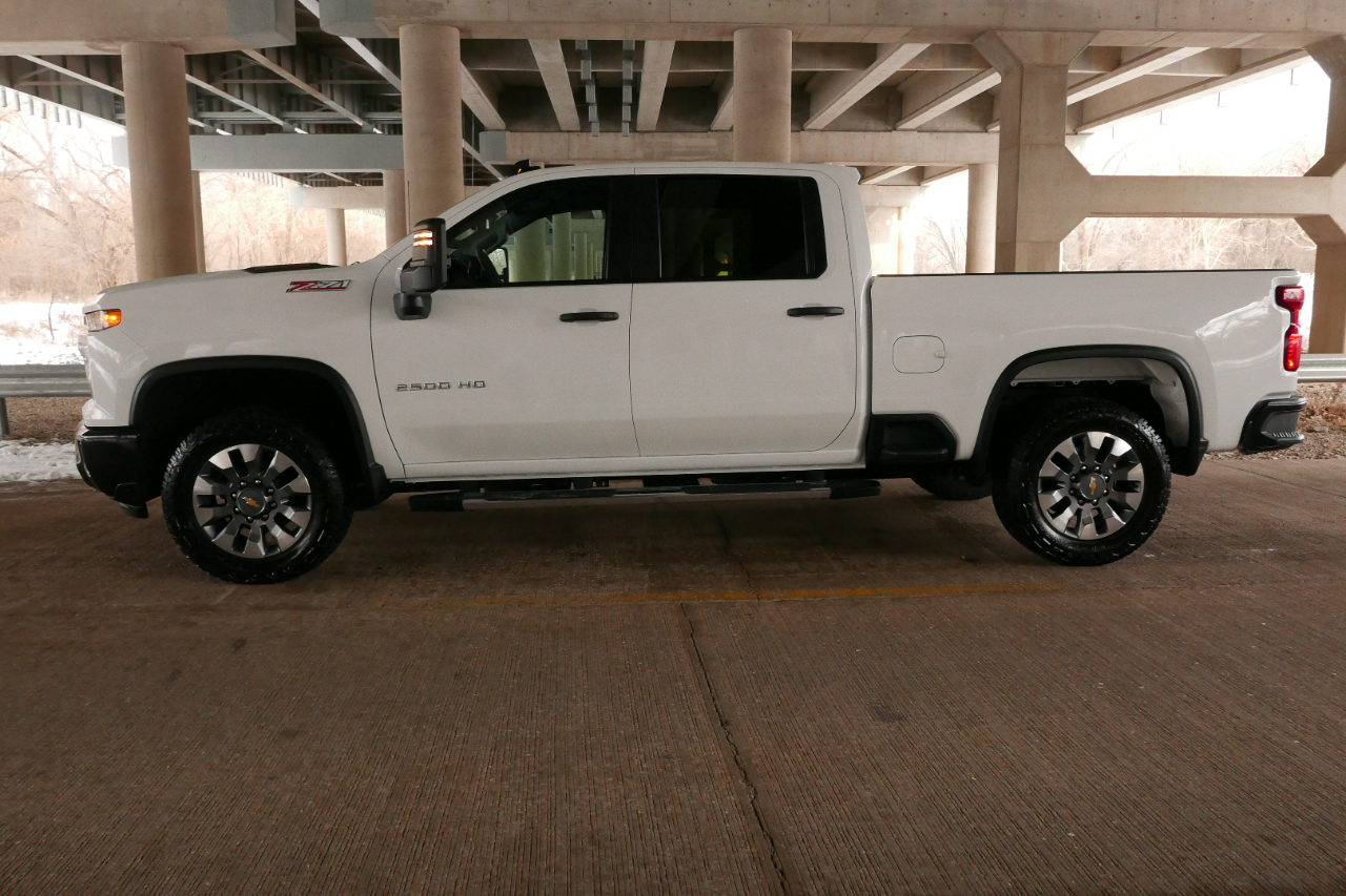 Chevrolet Silverado 2500HD 4WD Crew Cab 159" Custom 2024