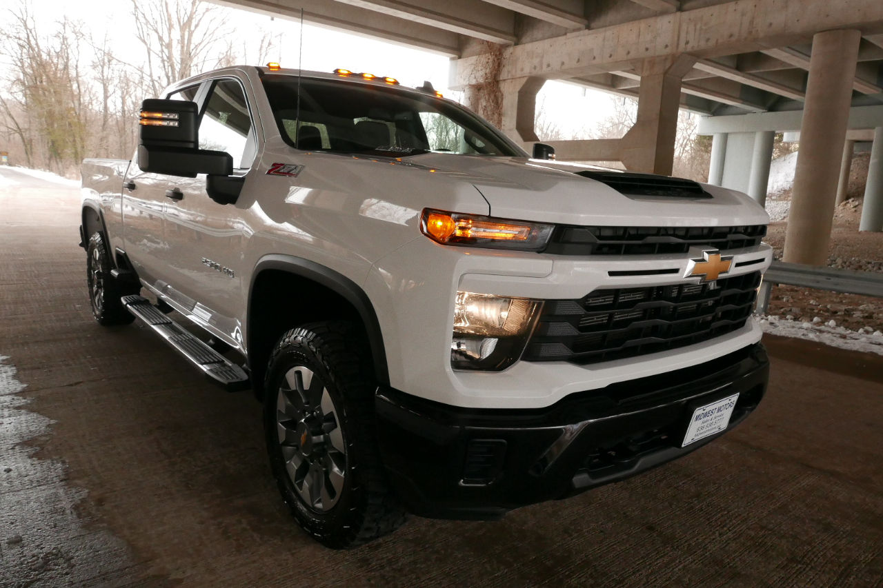 Chevrolet Silverado 2500HD 4WD Crew Cab 159" Custom 2024