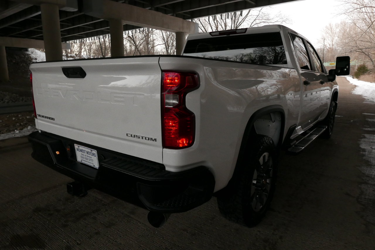 Chevrolet Silverado 2500HD 4WD Crew Cab 159" Custom 2024