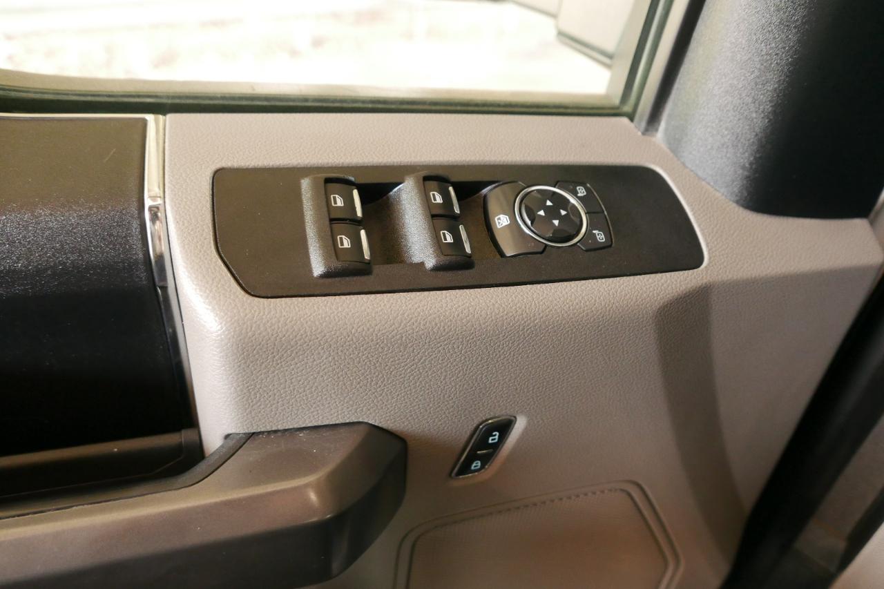 Ford Super Duty F-450 DRW XLT 4WD Crew Cab 179" WB 60" CA 2021