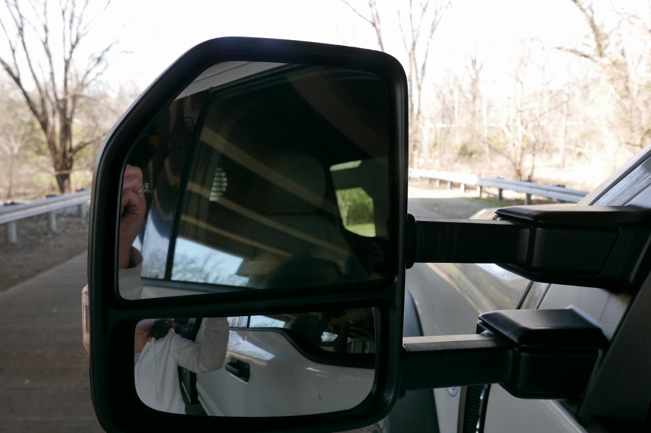 Ford Super Duty F-550 DRW XLT 4WD Crew Cab 203" WB 84" CA 2021