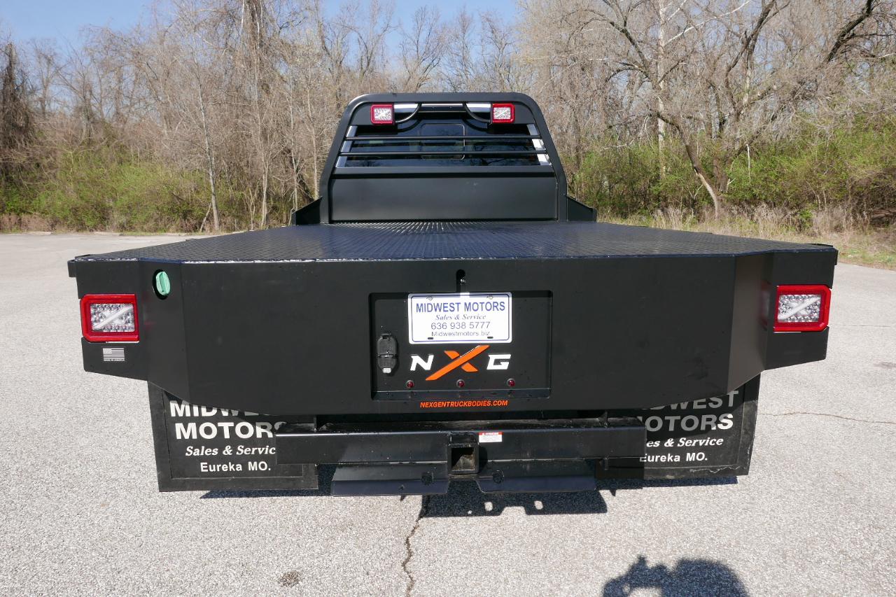 Ford Super Duty F-550 DRW XL 4WD Crew Cab 203" WB 84" CA 2024