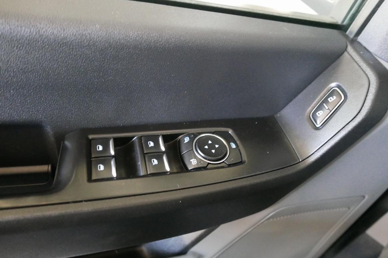 Ford Super Duty F-550 DRW XL 4WD Crew Cab 203" WB 84" CA 2024