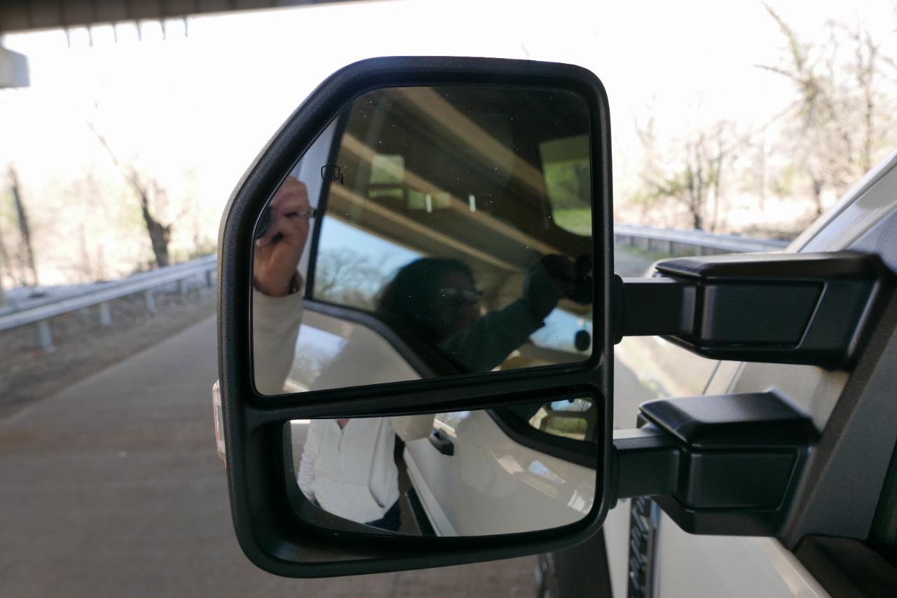 Ford Super Duty F-550 DRW XL 4WD Crew Cab 203" WB 84" CA 2024