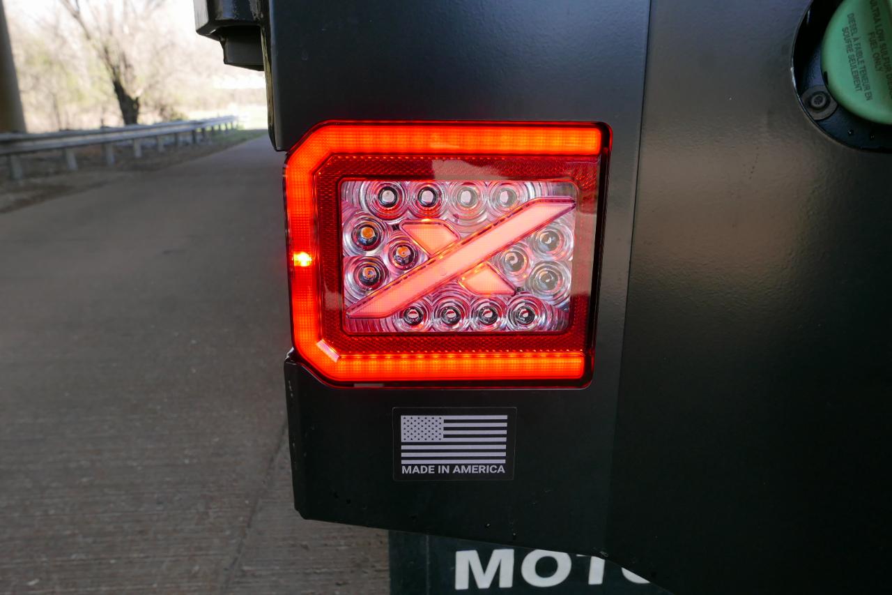 Ford Super Duty F-550 DRW XL 4WD Crew Cab 203" WB 84" CA 2024