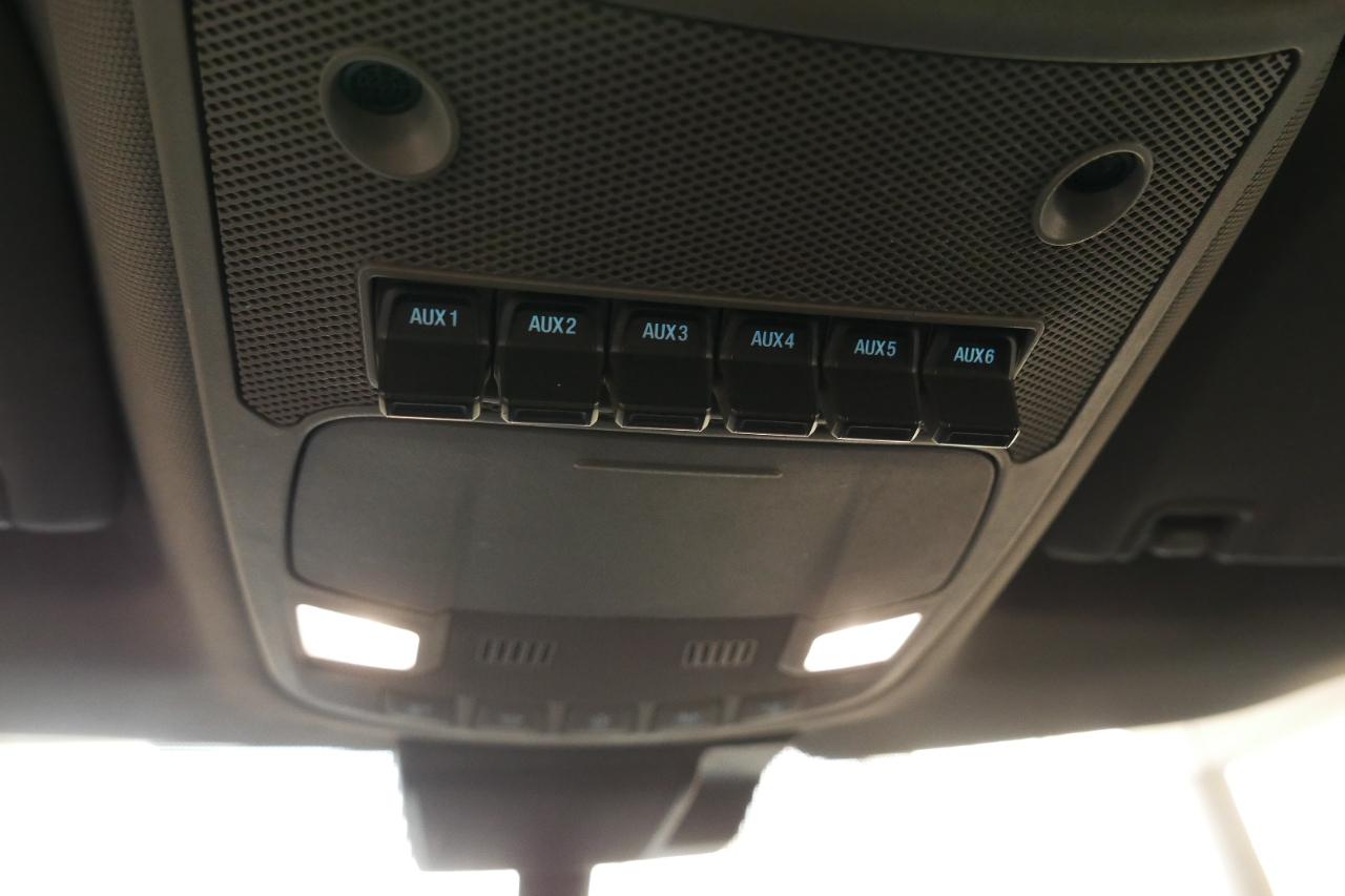 Ford Super Duty F-350 SRW XL 4WD Crew Cab 8' Box 2022