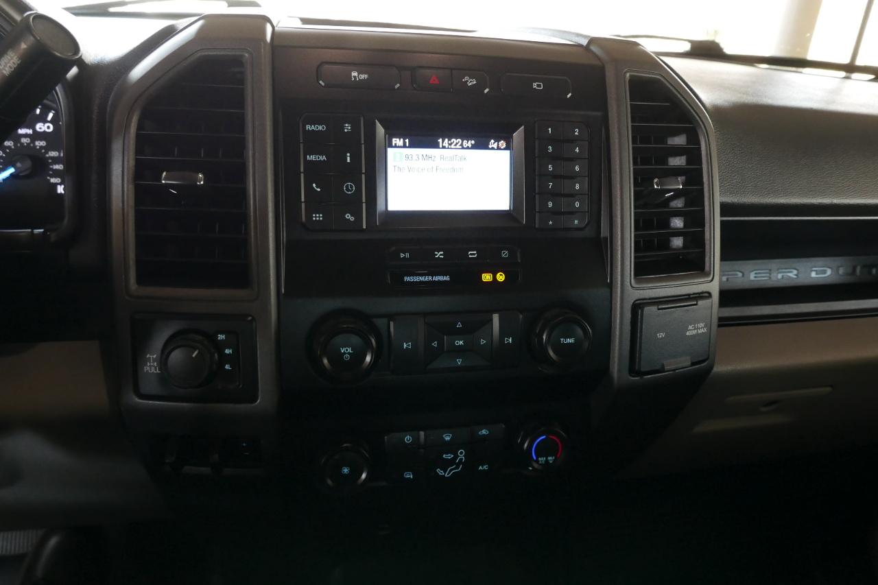 Ford Super Duty F-350 SRW XL 4WD Crew Cab 8' Box 2022