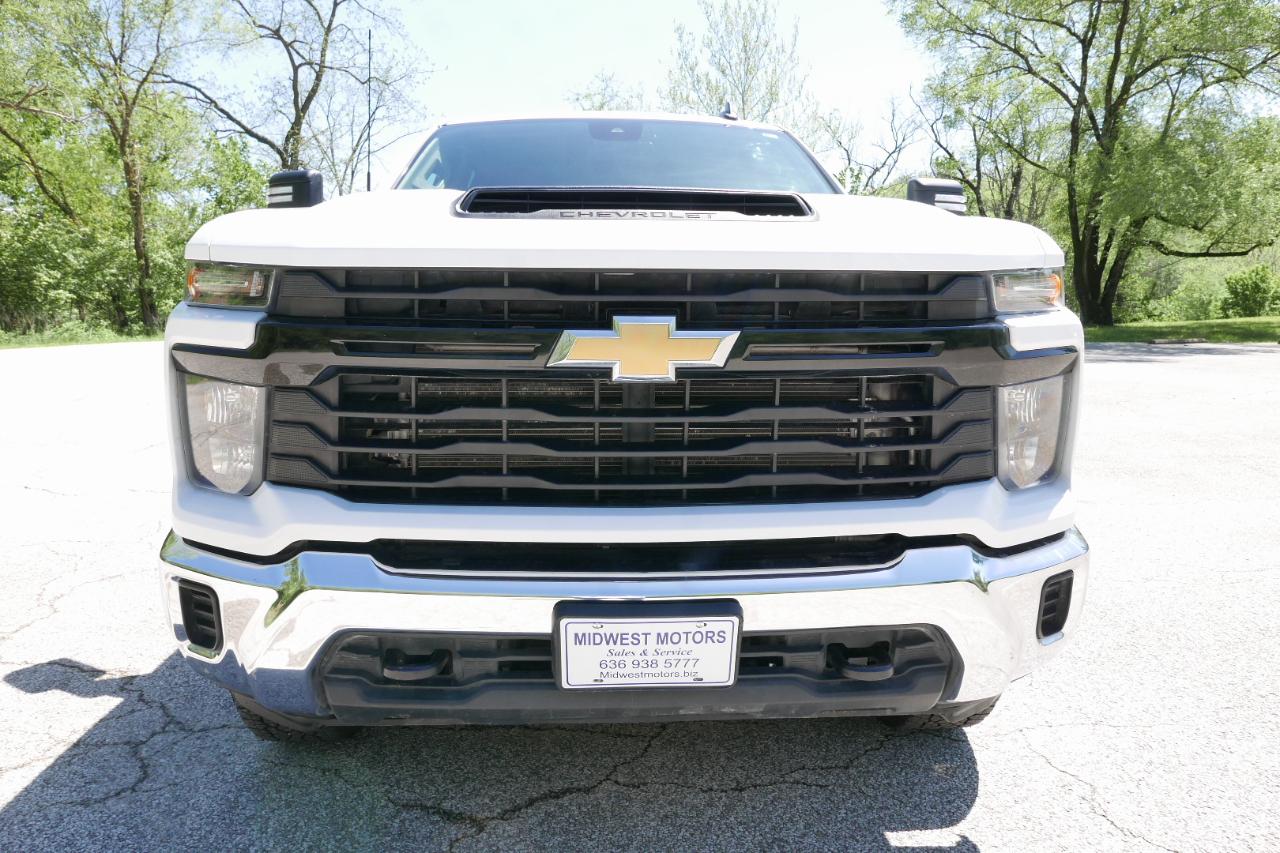 Chevrolet Silverado 2500HD 4WD Crew Cab 172" Custom 2024