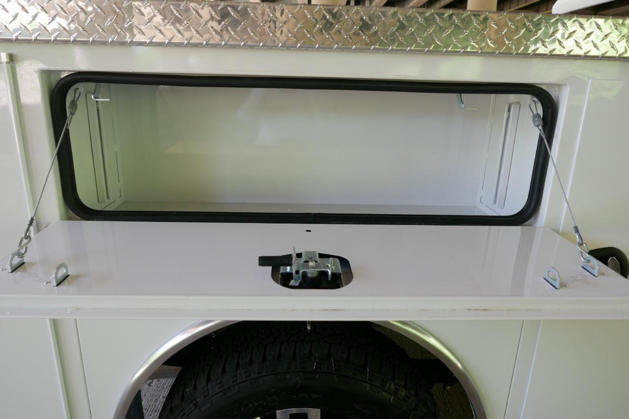 Chevrolet Silverado 2500HD 4WD Crew Cab 172" Custom 2024