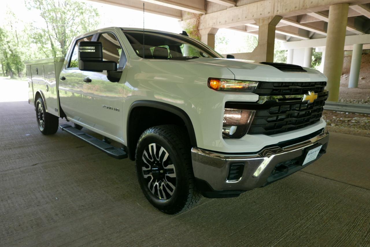 Chevrolet Silverado 2500HD 4WD Crew Cab 172" Custom 2024