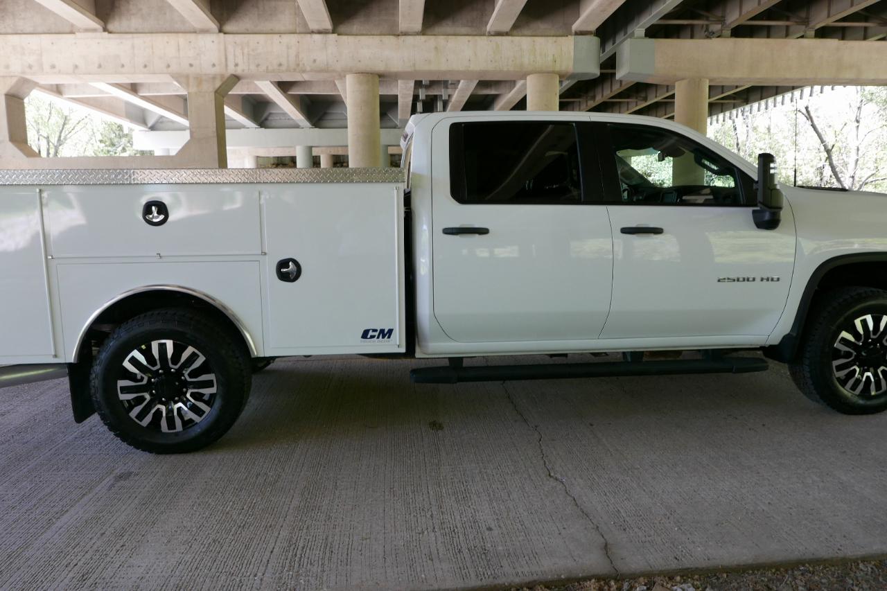 Chevrolet Silverado 2500HD 4WD Crew Cab 172" Custom 2024