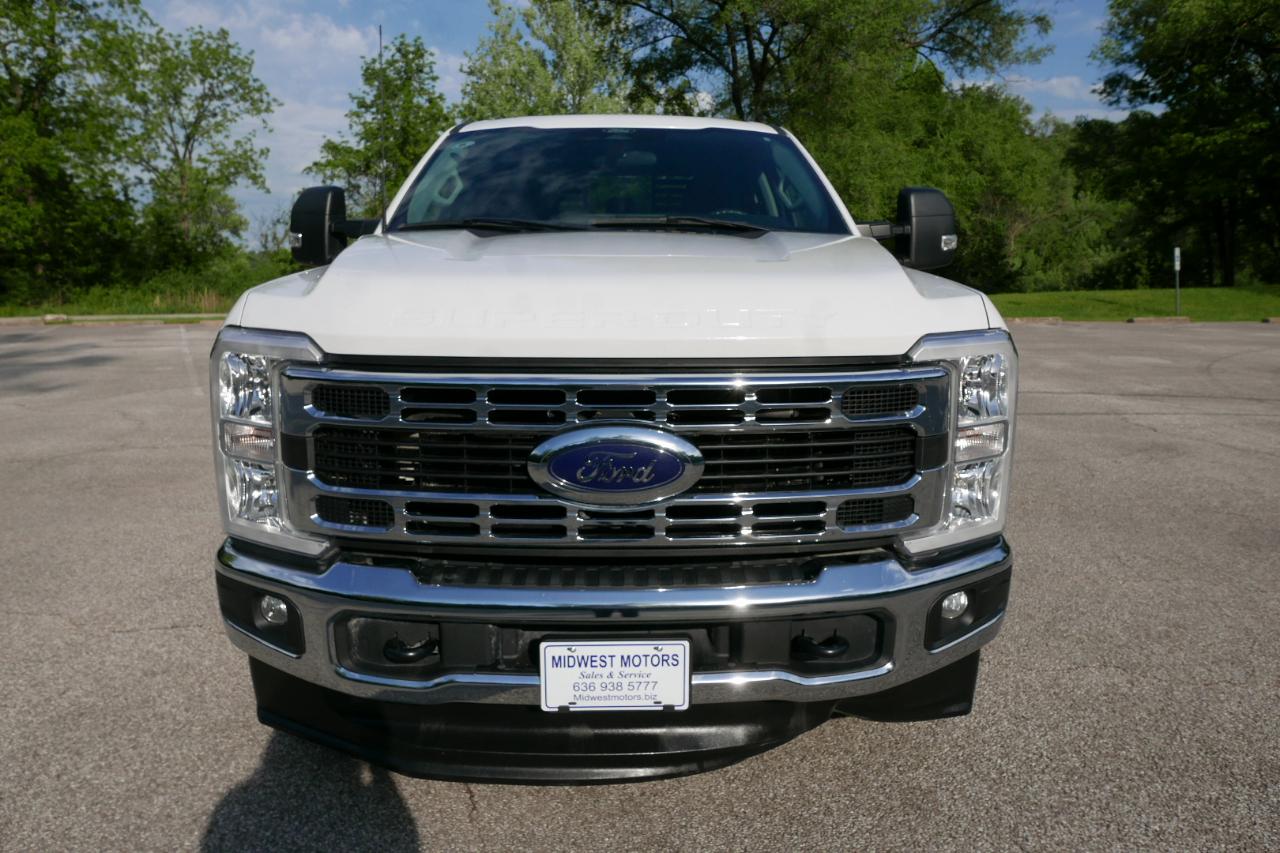 Ford Super Duty F-350 SRW XLT 4WD Crew Cab 8' Box 2024