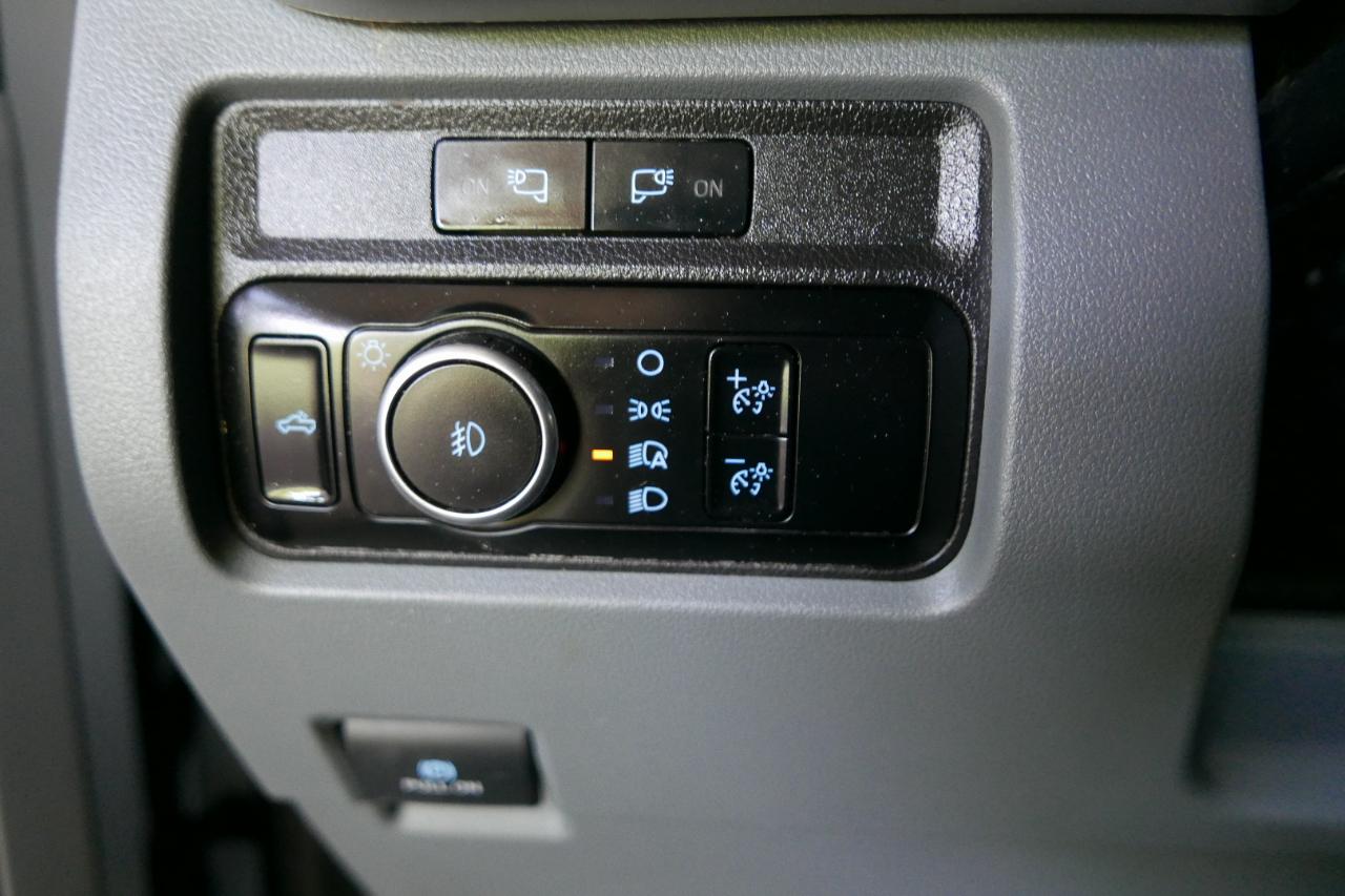 Ford Super Duty F-350 SRW XLT 4WD Crew Cab 8' Box 2024