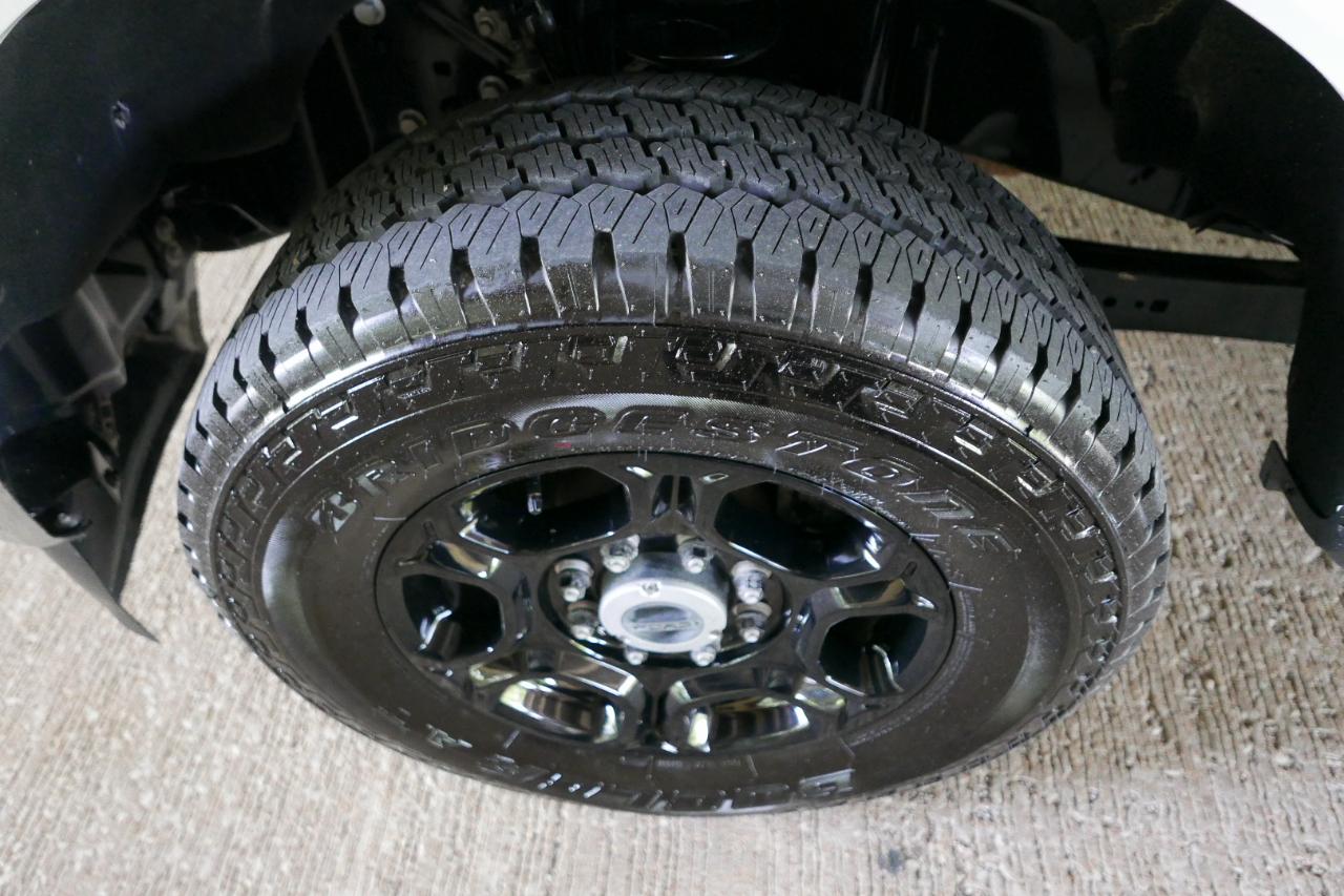 Ford Super Duty F-350 SRW XLT 4WD Crew Cab 8' Box 2024