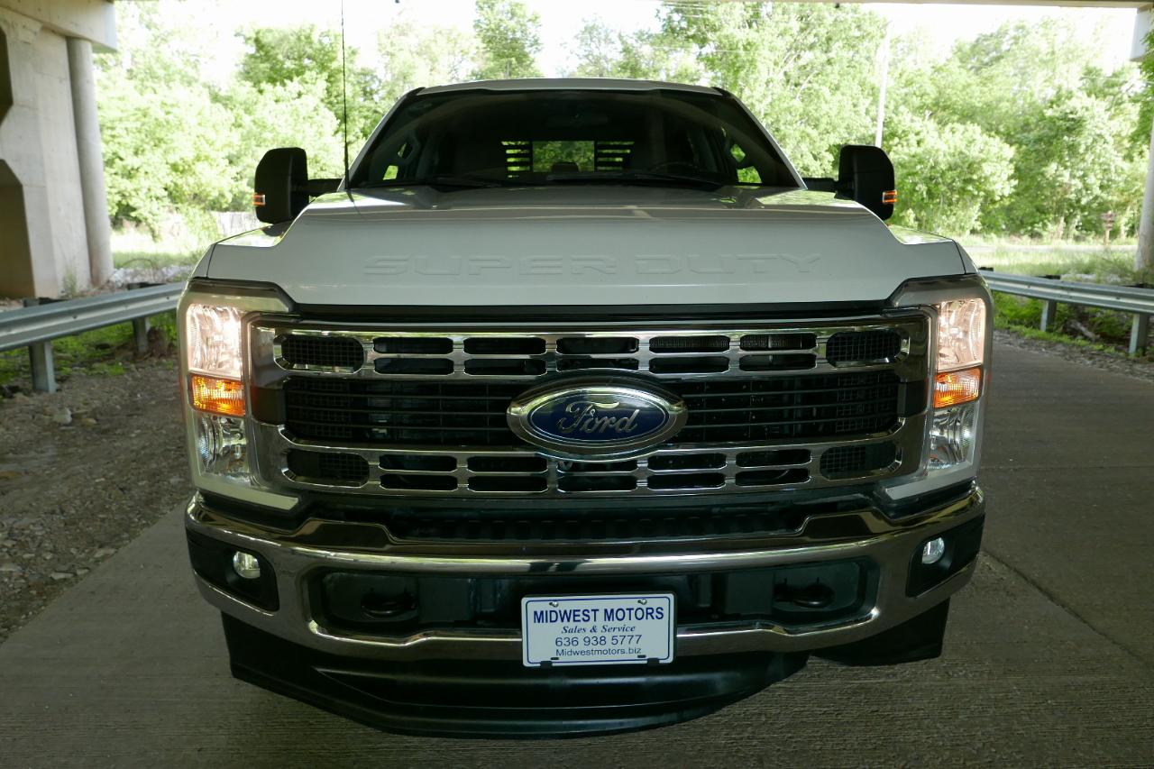Ford Super Duty F-350 SRW XLT 4WD Crew Cab 8' Box 2024