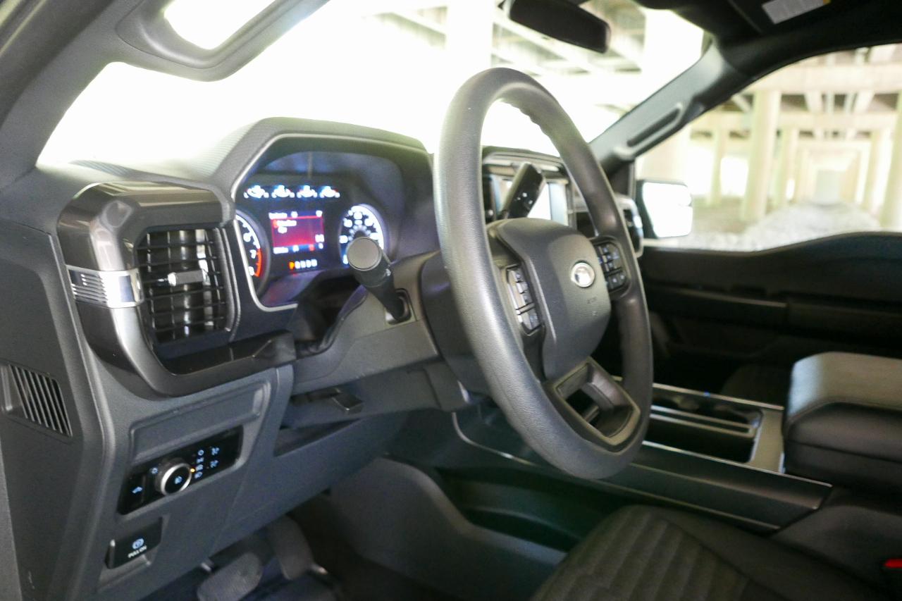 Ford F-150 XL 4WD SuperCrew 5.5' Box 2023